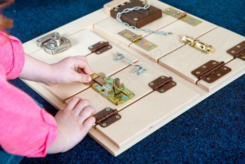 Тактильно-развивающая Панель детская Замочки Тактильно-развивающая Панель детская Замочки